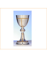Cáliz de plata liso con decoración de líneas doradas