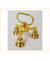 Carrillón de metal con baño de oro de tres campanas