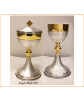Copón de metal con baño de oro en nudo y copa