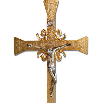 Cruz parroquial de fundición con baño dorado
