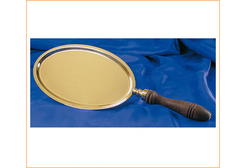 Bandeja para la Comunión de metal dorado con mango de madera
