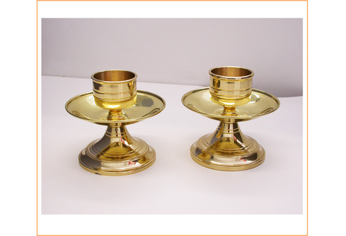 Candelero de mesa en bronce acabado sencillo