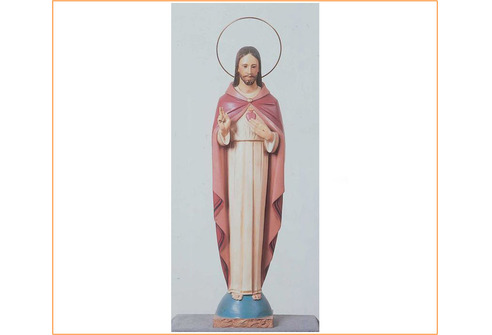 Sagrado Corazón de Jesús con brazos en el pecho