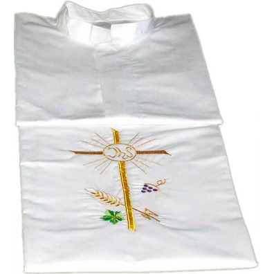 Alba blanca con Cruz, IHS, espigas y uvas bordadas
