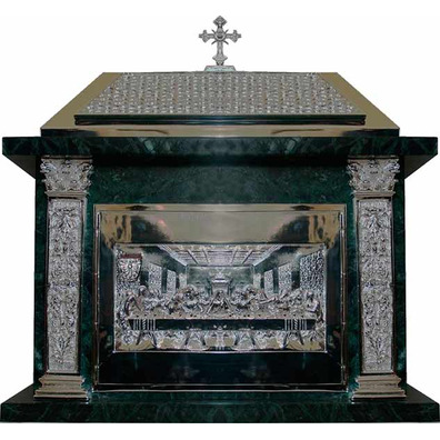 Sagrario de mármol y bronce con baño de plata