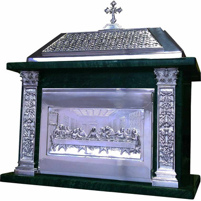 Sagrario de mármol y bronce con baño de plata