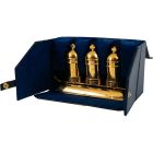 Tres crismeras doradas para los Santos Óleos