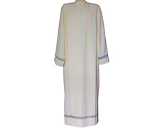 Alba color beige decorada con vainica