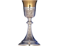 Cáliz de plata de ley con copa y pie cincelados