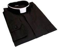 Camisa de cuello romano