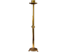 Candelero de pie con base y bandeja decoradas dorado