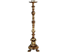 Candelero de bronce con base con tres apoyos