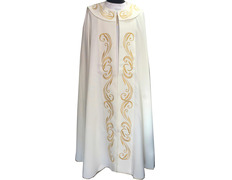 Capa pluvial fabricada en tela 100% poliéster beige