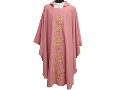Añadir a la cesta Casulla bordada con Cruces doradas rosa Casulla bordada con Cruces doradas rosa