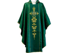 Casulla de tela damasco con estolón central bordado verde