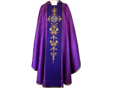 Casulla de tela damasco con estolón central bordado morado
