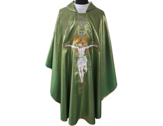 Casulla bordado Cristo en la Cruz verde