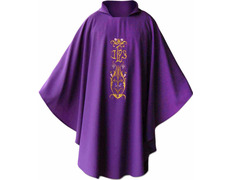 Casulla con bordado de IHS dorado morado