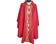 Casulla damasco con galón central dorado rojo