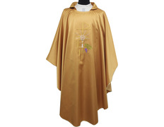 Casulla con ribetes dorado