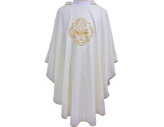 Casulla con bordado con hilo dorado