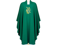 Casulla de poliéster con Alfa y Omega bordado verde