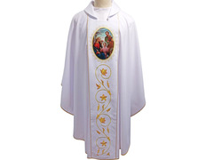 Casulla de poliéster con Sagrada Familia
