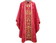 Añadir a la cesta Casulla bordada en cuello y estolón central rojo Casulla bordada en cuello y estolón central rojo