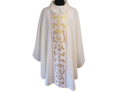 Casulla con estolón con decoración dorada beige