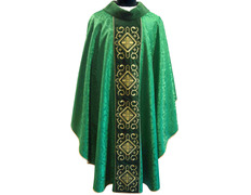 Casulla con cuello y estolón de terciopelo verde