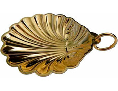 Concha de Bautismo fabricada en metal dorado