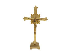 Cruz de mesa de metal dorado