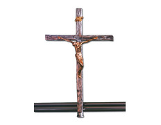 Cruz parroquial de fundición con varal