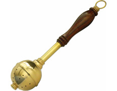 Hisopo de metal dorado con mango de madera