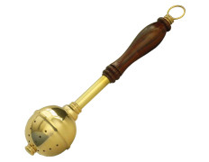 Hisopo de metal dorado con mango de madera