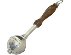 Hisopo de metal plateado con mango de madera