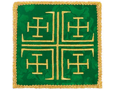 Palia bordado Cruces de Jerusalén | Ornamentos litúrgicos verde