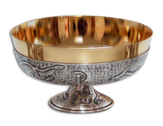 Patena con cordero y Crismón grabados