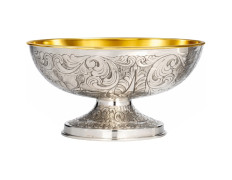 Patena de plata repujada