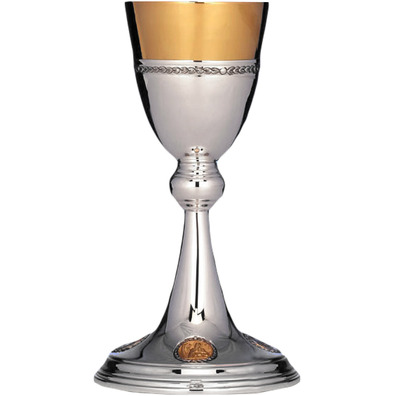 Cáliz de plata con decoración dorada en base y copa