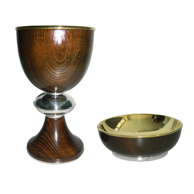 Cáliz de plata y madera con 20 cm. de altura