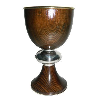 Cáliz de plata y madera con 20 cm. de altura