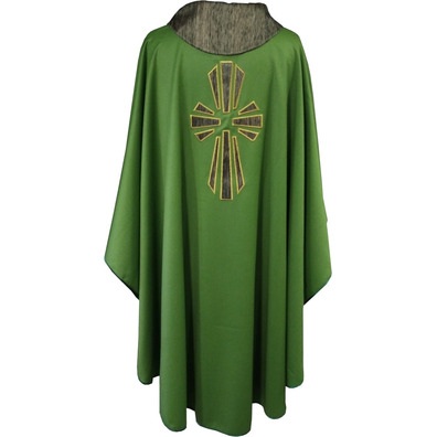 Casulla de lana con Cruz de seda verde