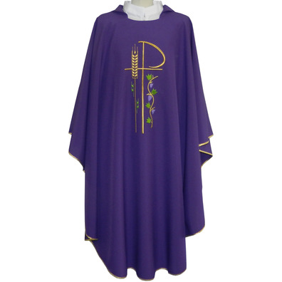 Casulla de poliéster disponible en cuatro colores morado