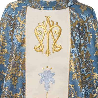 Casulla mariana con estolón central bordado azul