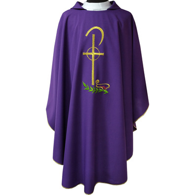 Casulla sacerdotal bordada | Precio económico morado