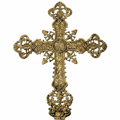 Cruz en bronce con INRI y elementos litúrgicos