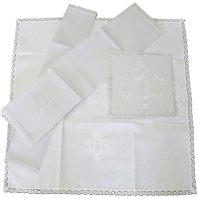 Conjunto de altar con JHS bordado en hilo blanco