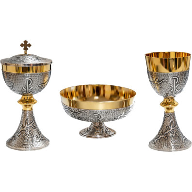 Patena con cordero y Crismón grabados