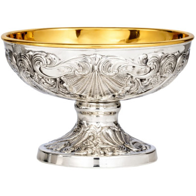 Patena de plata de ley con concha en relieve